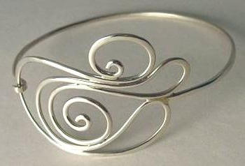 Oval free form bracelet with hook