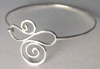 Angel bracelet with hook